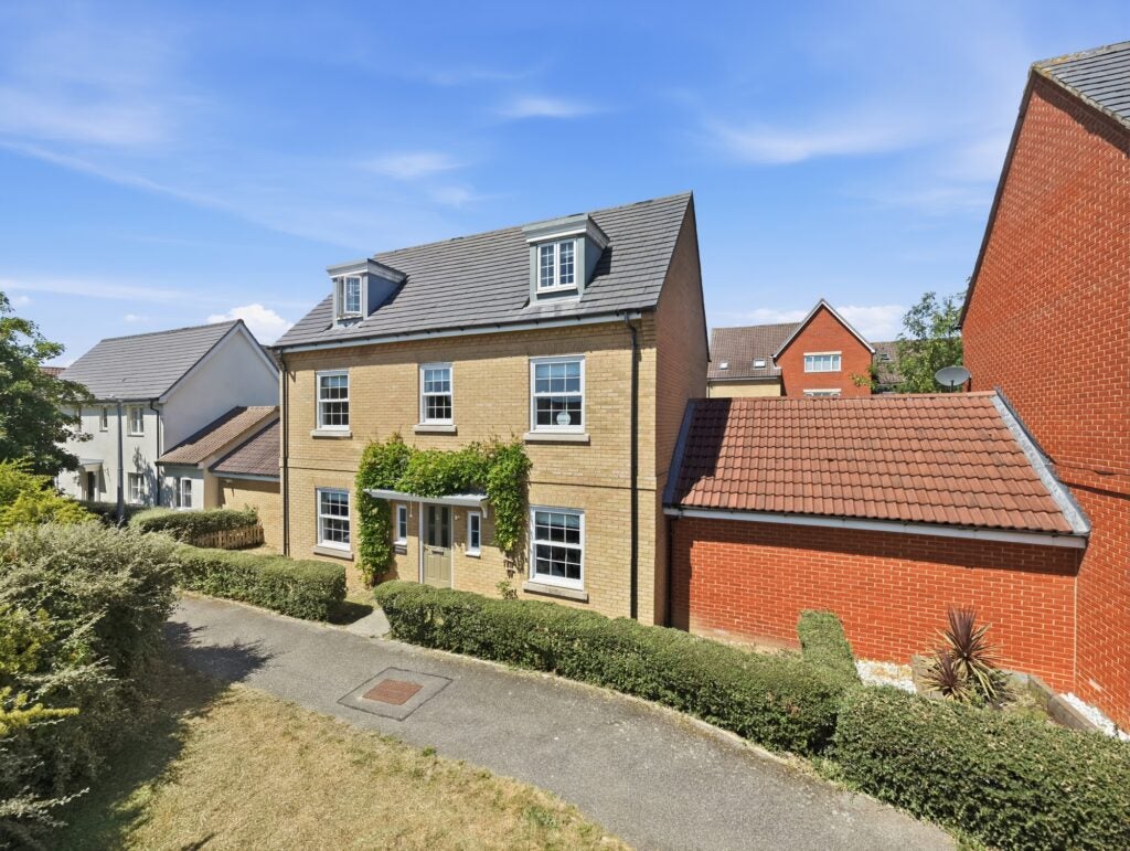 House Canon Road in Uttlesford