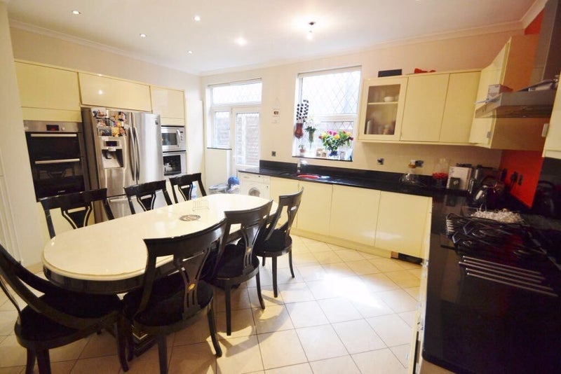 Room Chinbrook Road in Greater London