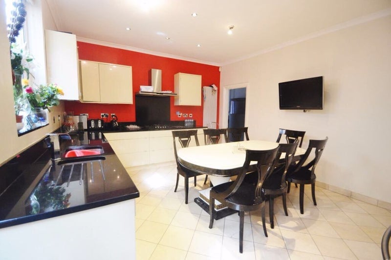 Room Chinbrook Road in Greater London