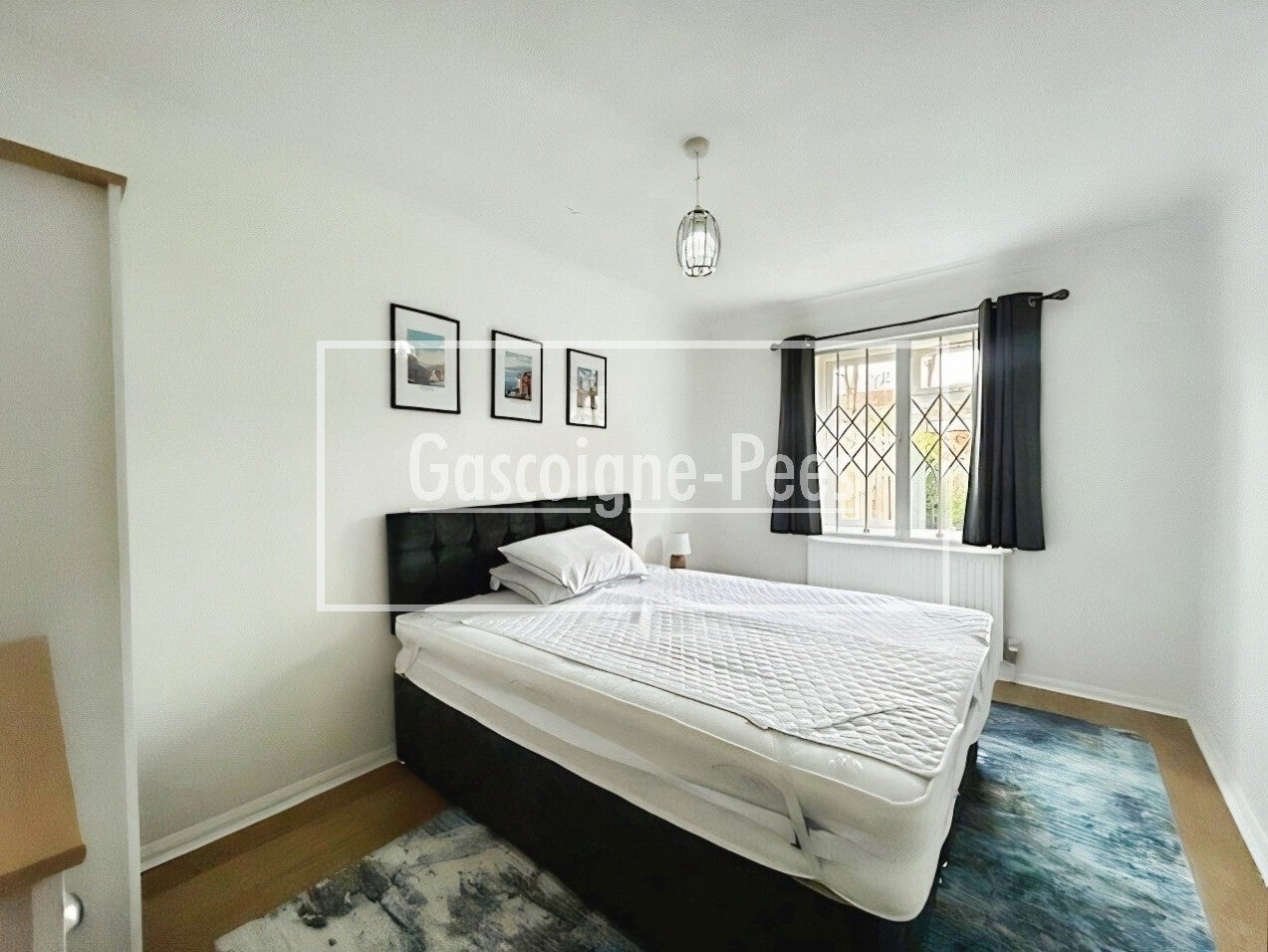 Flat Parkway in Surrey Heath