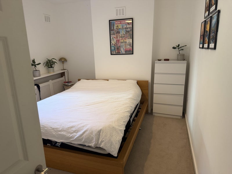Room Steerforth Street in Greater London