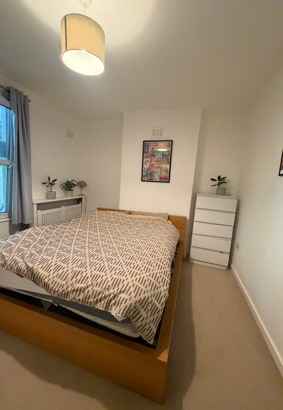Room Steerforth Street in Greater London