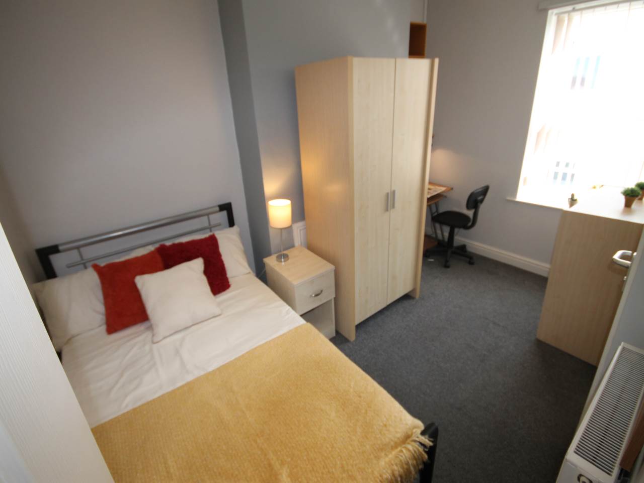 Room Ashbourne Road in Derby