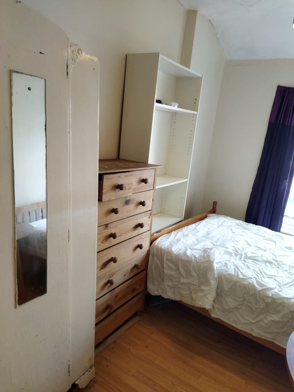 Room Loddiges Road in Greater London