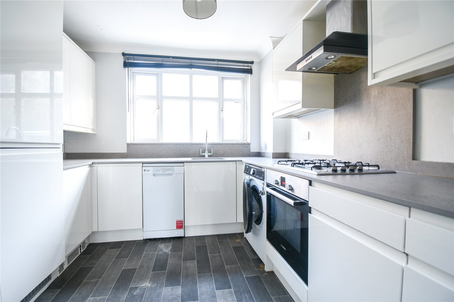 Flat Linden Square in Greater London
