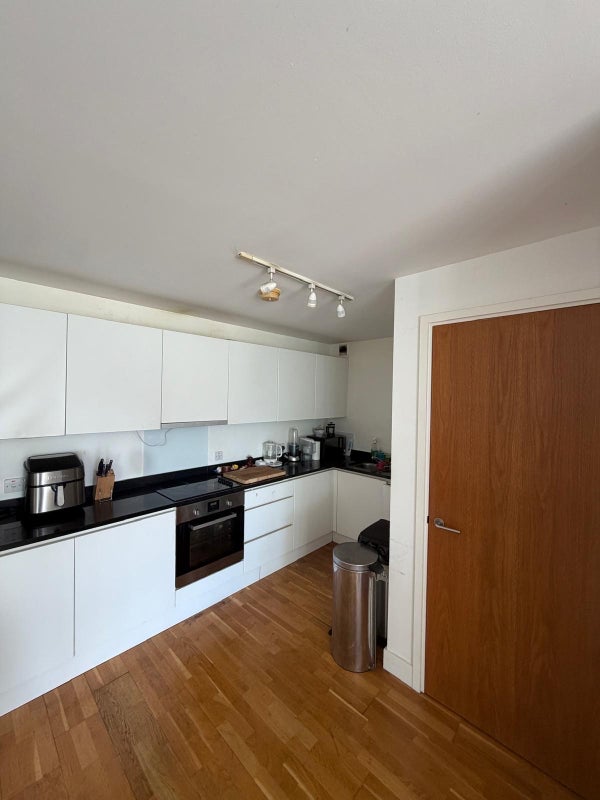 Room Queensbridge Road in Greater London