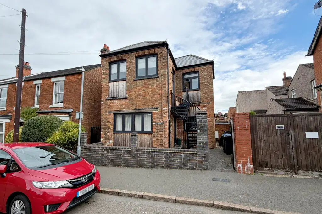 Flat Lodge Road in Rugby