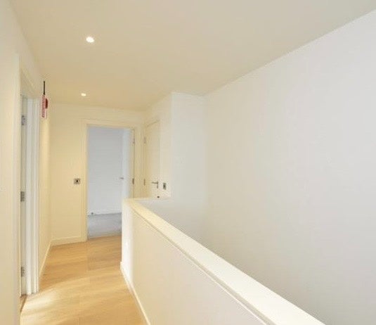 Flat Capitol Way in Greater London