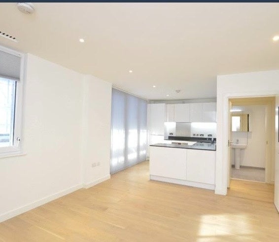 Flat Capitol Way in Greater London