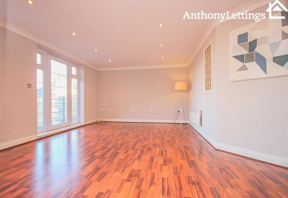 Flat Newland Gardens in East Hertfordshire