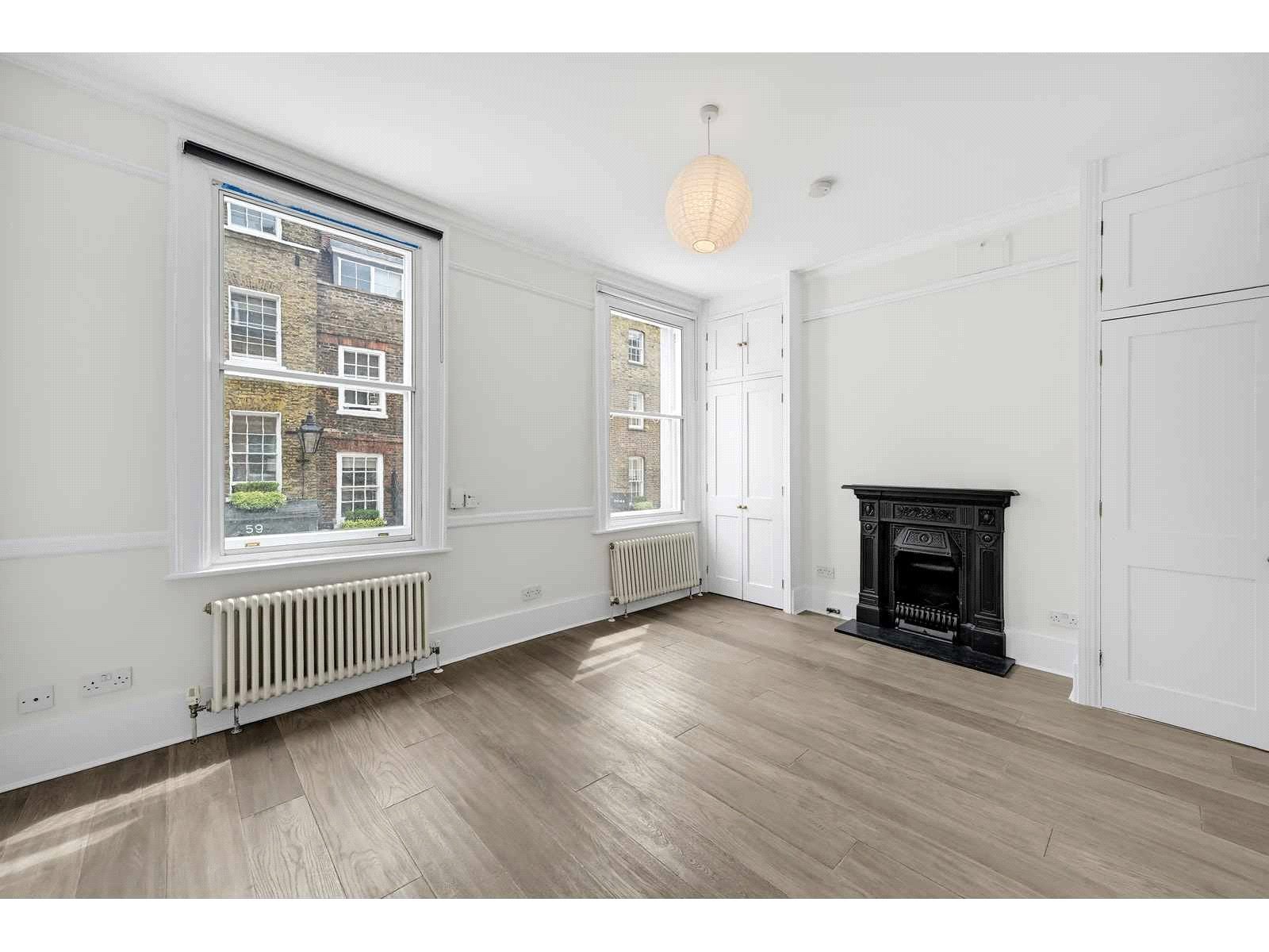 Flat Monmouth Street in Greater London