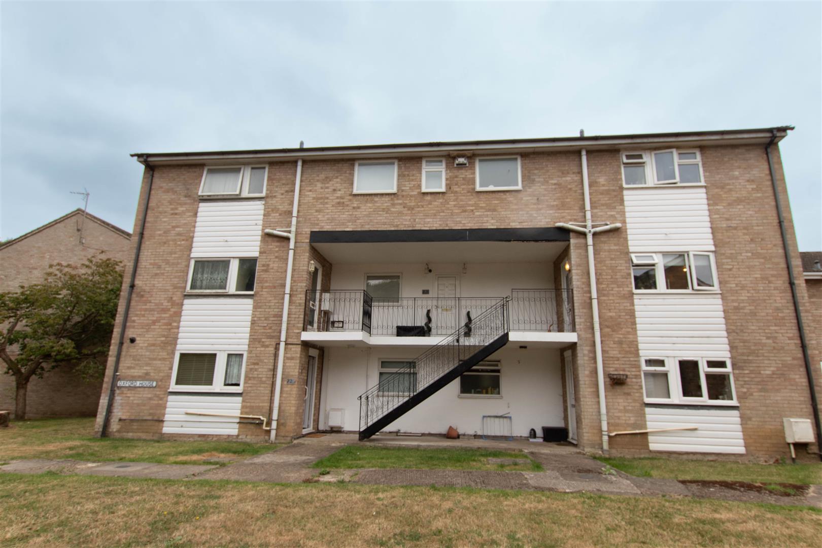 Flat Ashlea Close in West Suffolk
