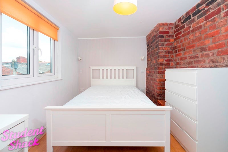 Room Ruskin Avenue in Manchester