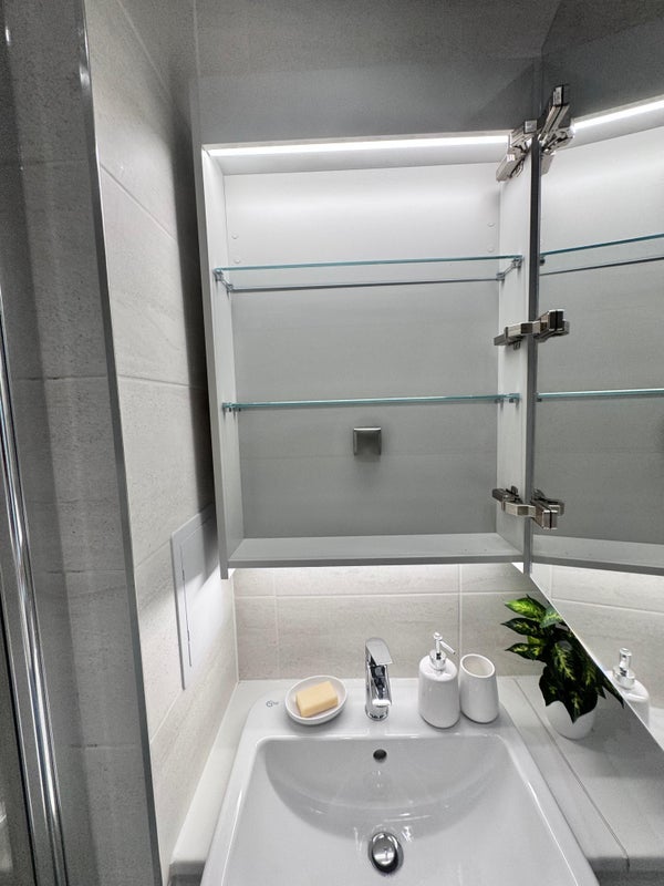 Room Silvertown Way in Greater London