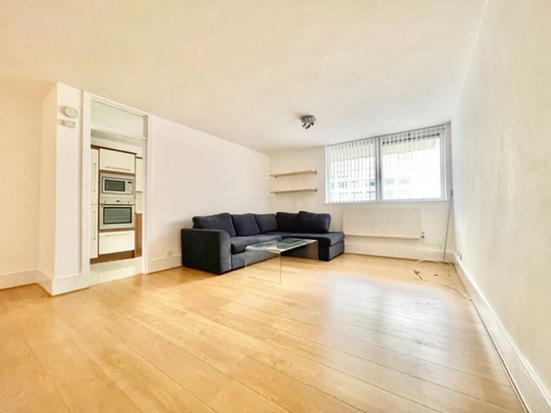 Flat Upper Ground in Greater London