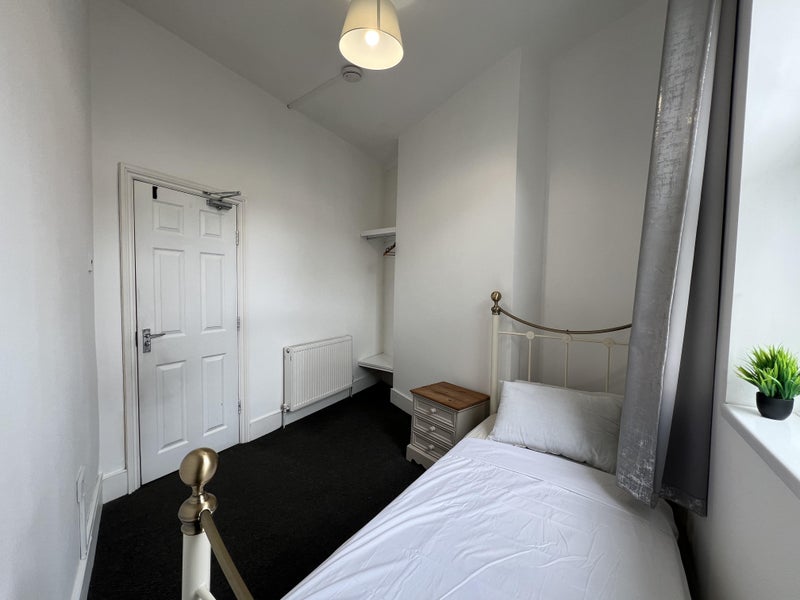Room Wellington Gardens in Greater London