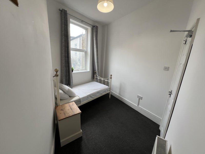 Room Wellington Gardens in Greater London