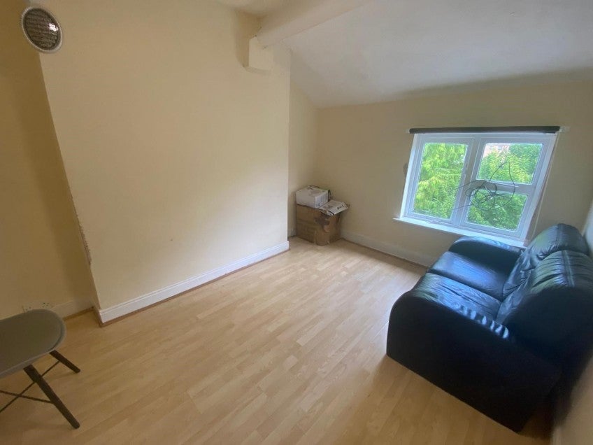 Flat Norwood Road in Trafford