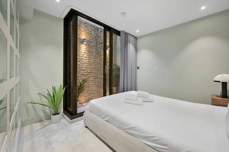 Flat Strand in City of Westminster
