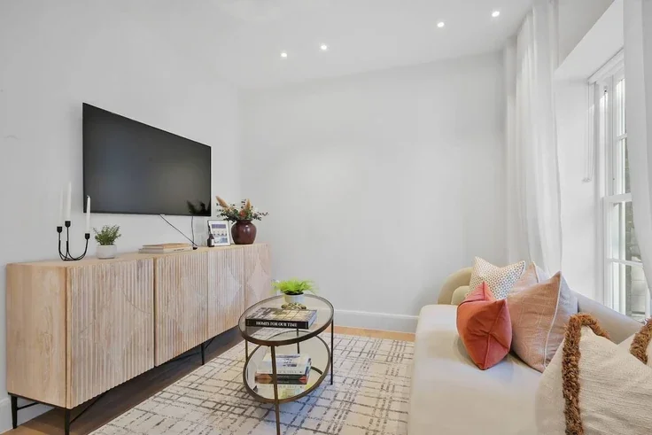 Flat Strand in City of Westminster