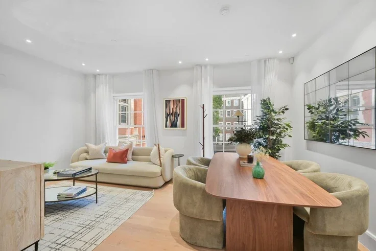 Flat Strand in City of Westminster