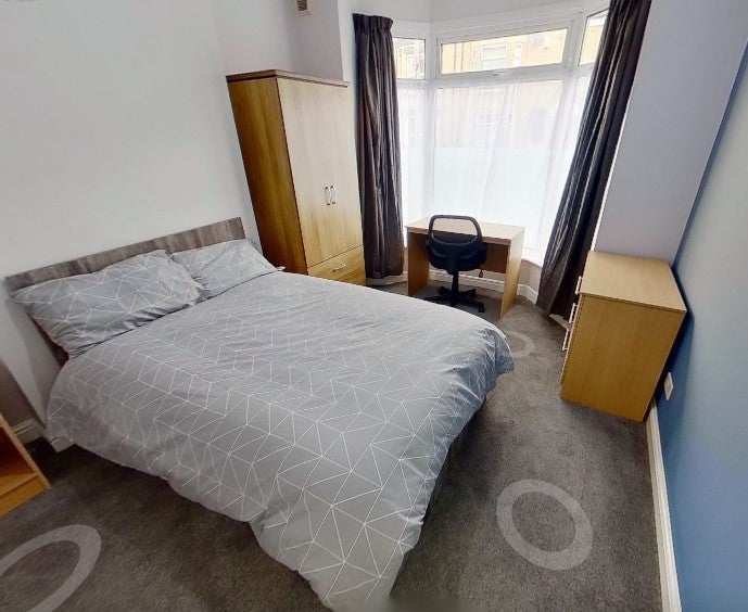 Room Falmouth Street in Hull