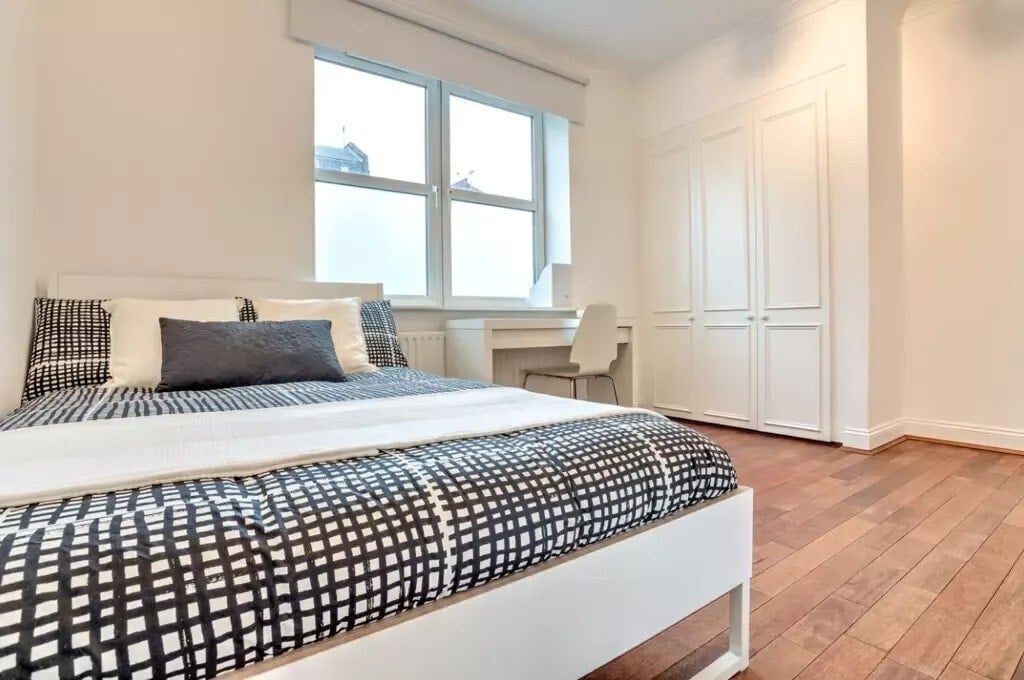 Flat Kennington Lane in Greater London