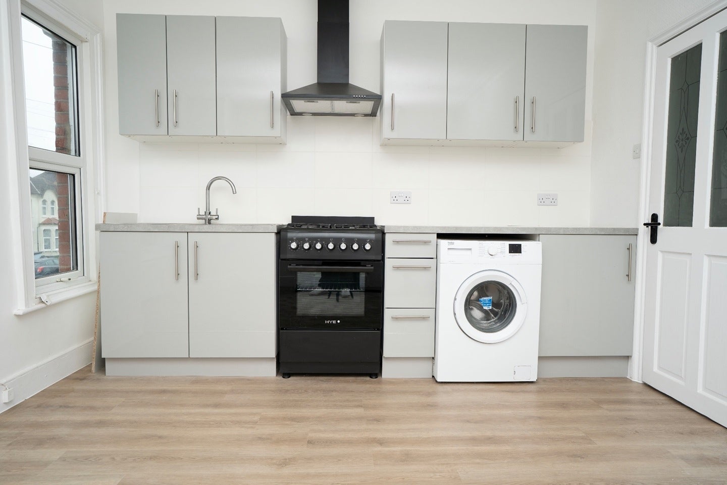 Flat Graham Road in Greater London