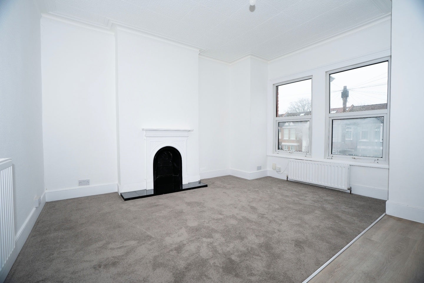 Flat Graham Road in Greater London