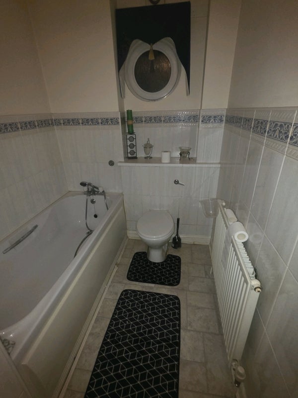 Room Leverndale Court in Glasgow