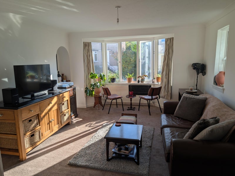 Room Weymouth Drive in Glasgow