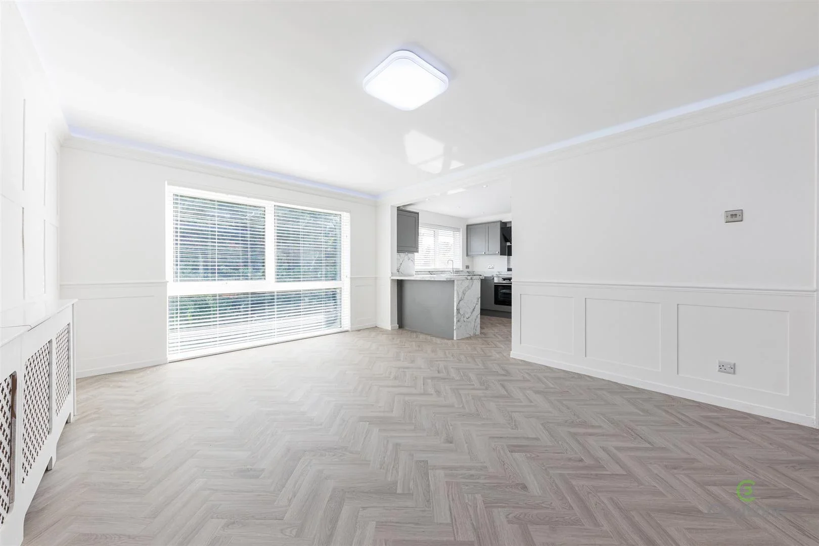 Flat Newgate Street in Greater London