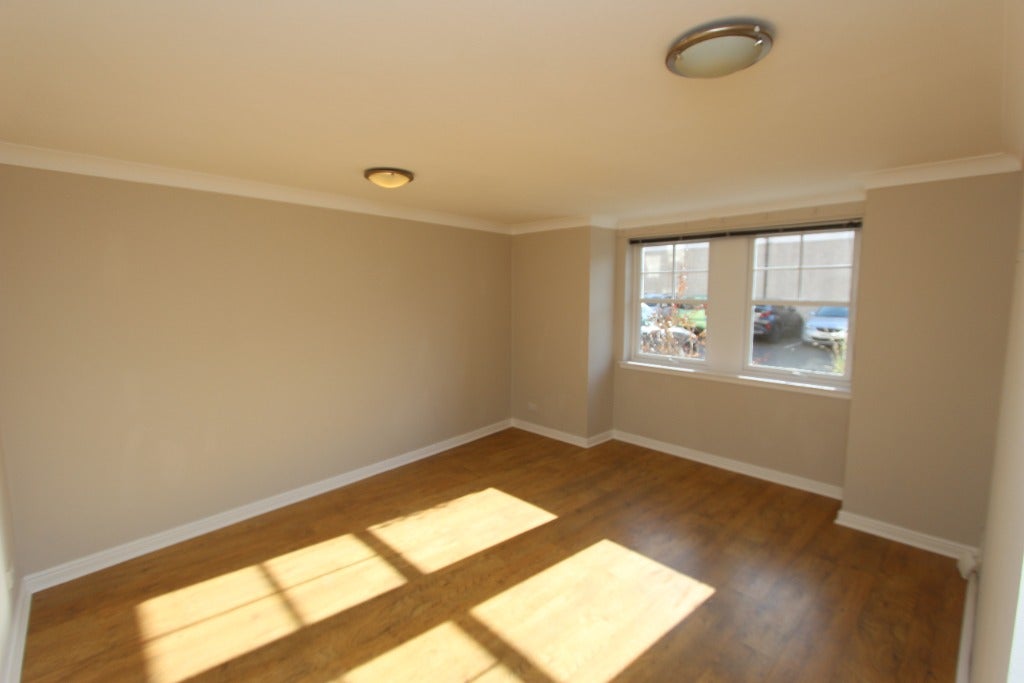 Flat Restalrig Road South in City of Edinburgh