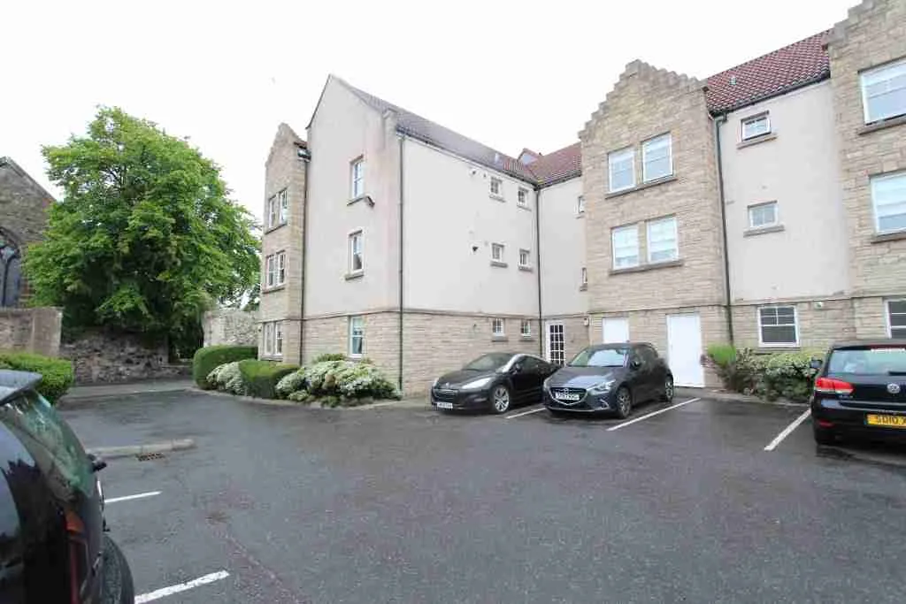 Flat Restalrig Road South in City of Edinburgh