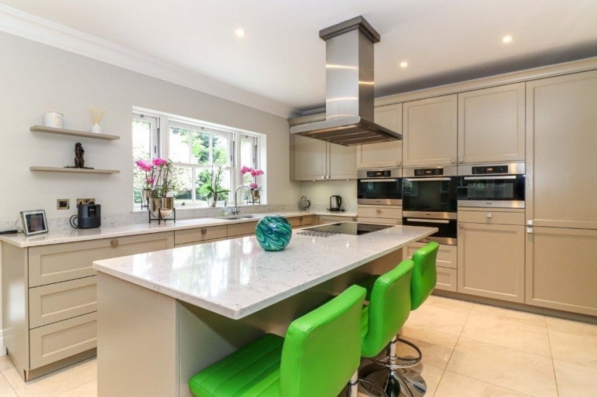 House Burkes Crescent in Beaconsfield