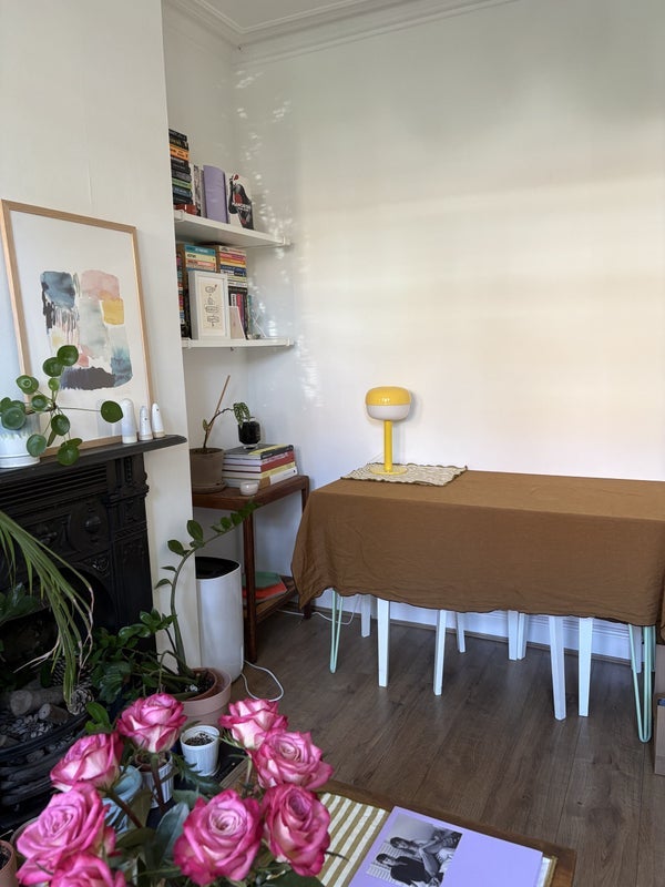 Flat Lloyd Road in Greater London