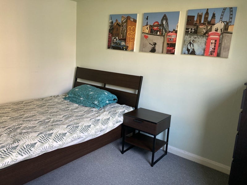 Flat Hawkhill Close in City of Edinburgh