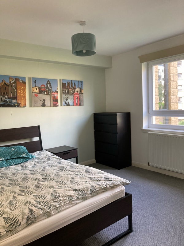 Flat Hawkhill Close in City of Edinburgh