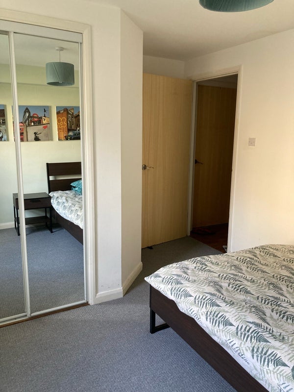 Flat Hawkhill Close in City of Edinburgh