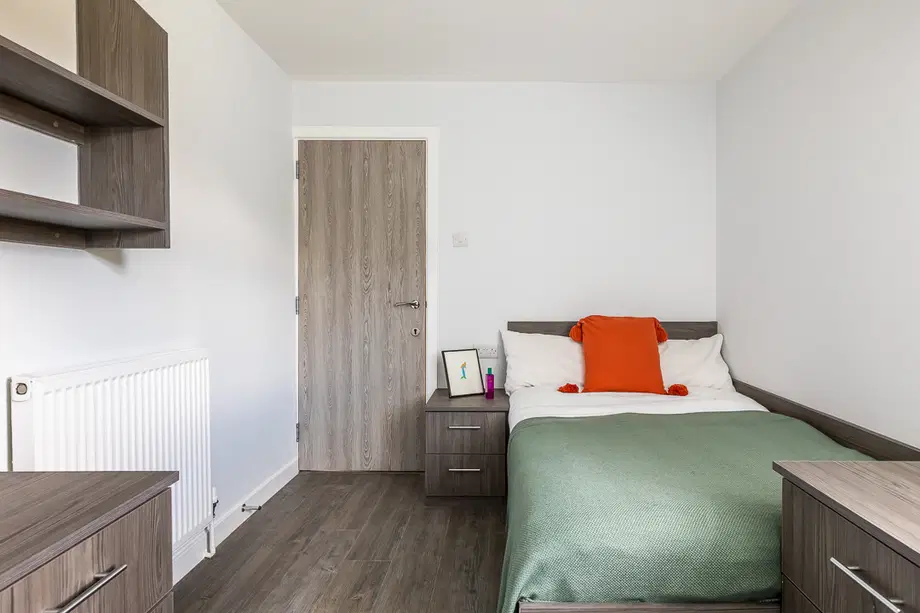 Room Woodsley Green in Leeds
