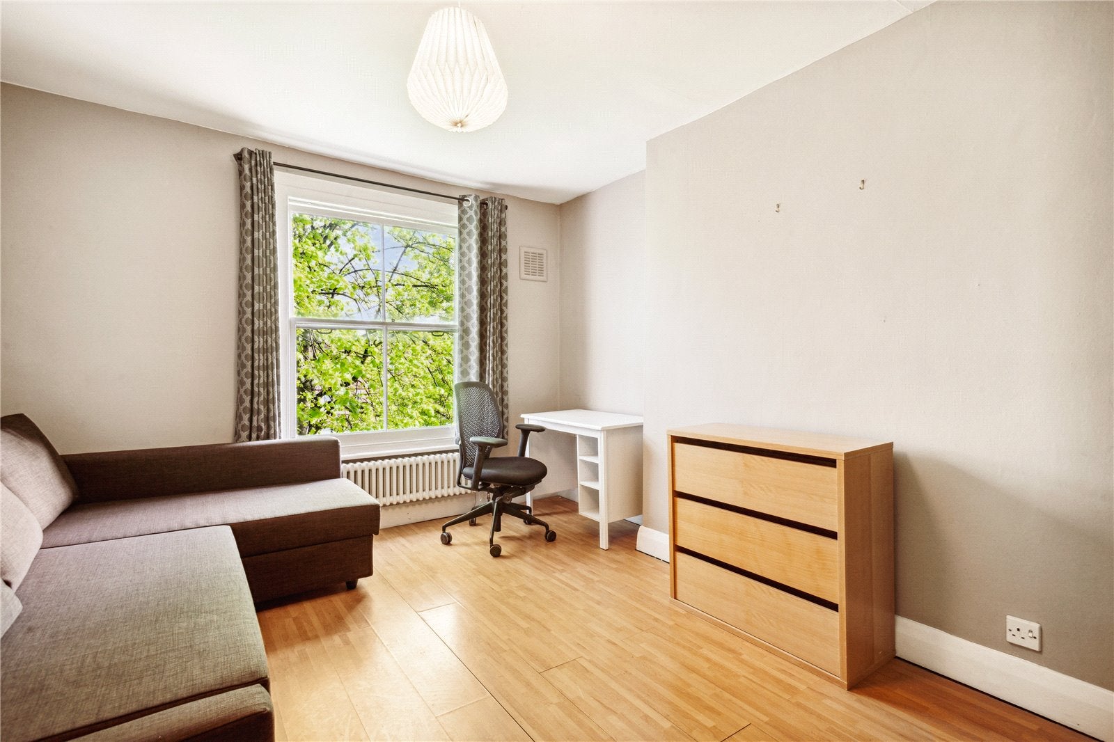 Flat Lilford Road in Greater London