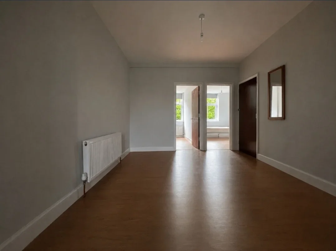 Flat Horsenden Lane North in Greater London