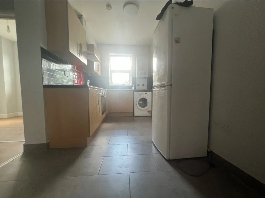 Flat Horsenden Lane North in Greater London