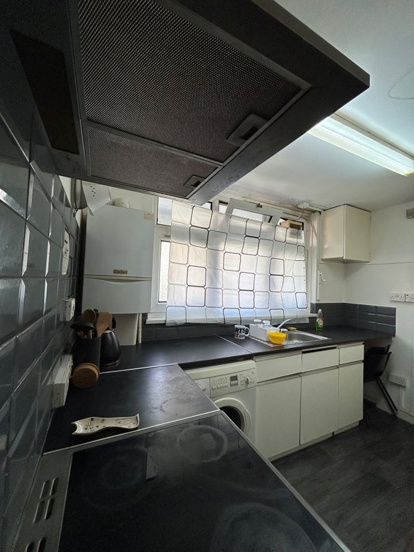 Room Woking Close in Greater London