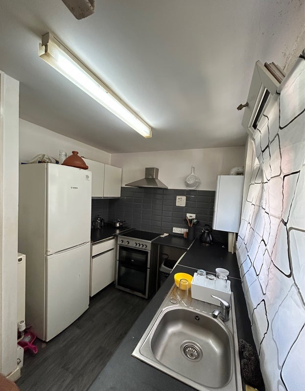 Room Woking Close in Greater London