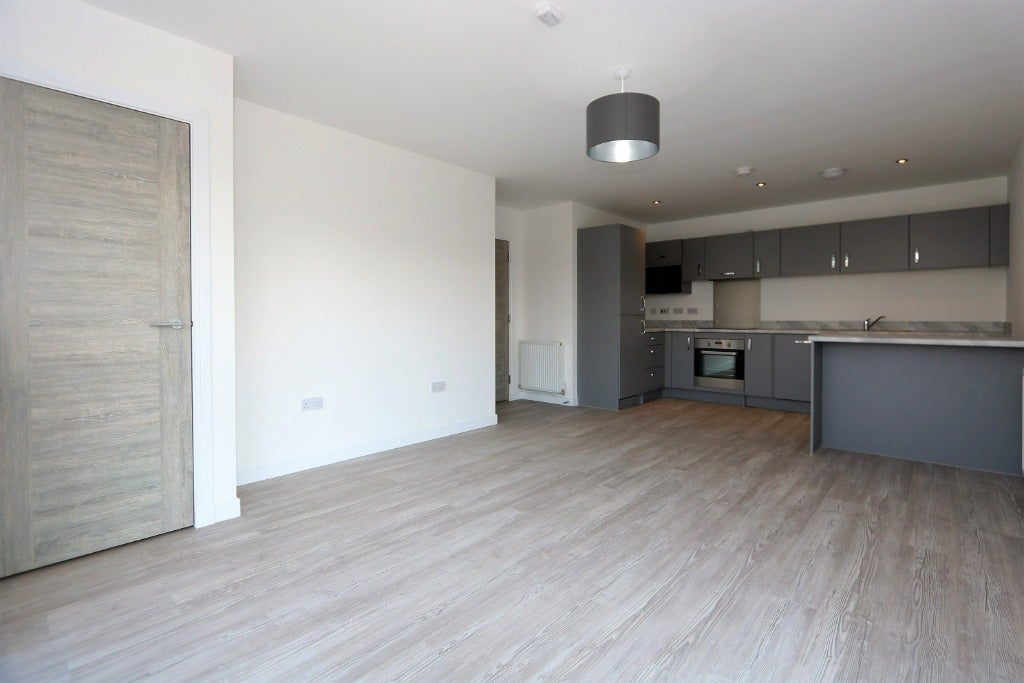 Flat Dorchester Avenue in Glasgow