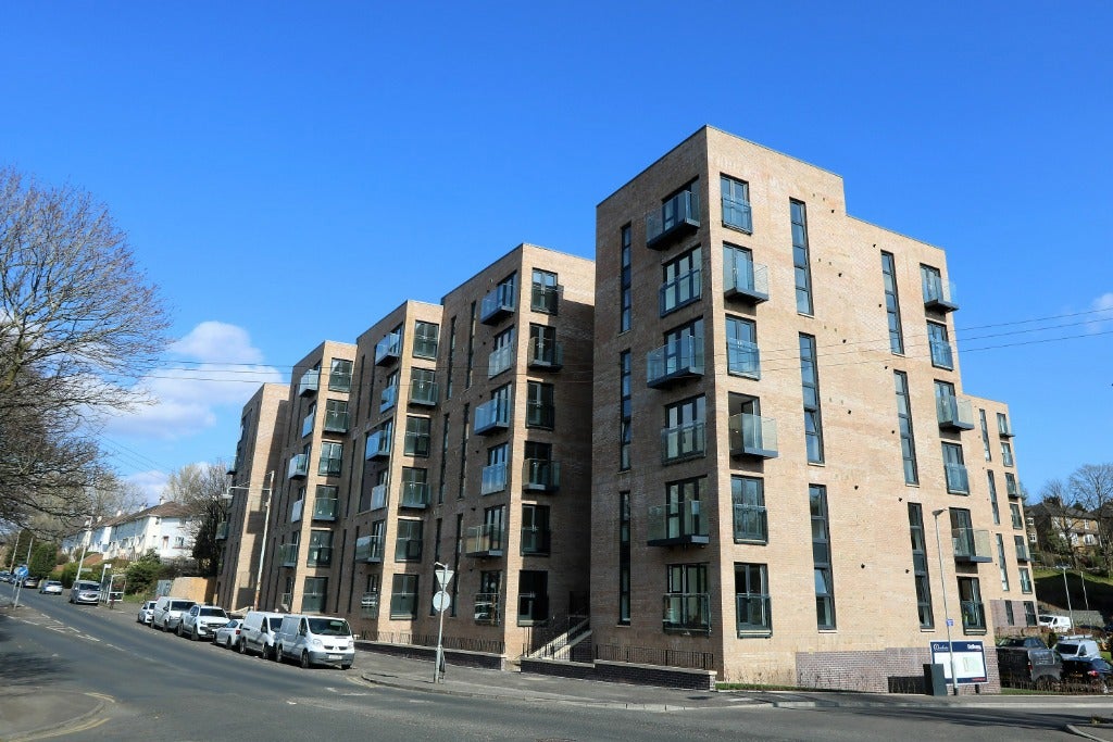 Flat Dorchester Avenue in Glasgow