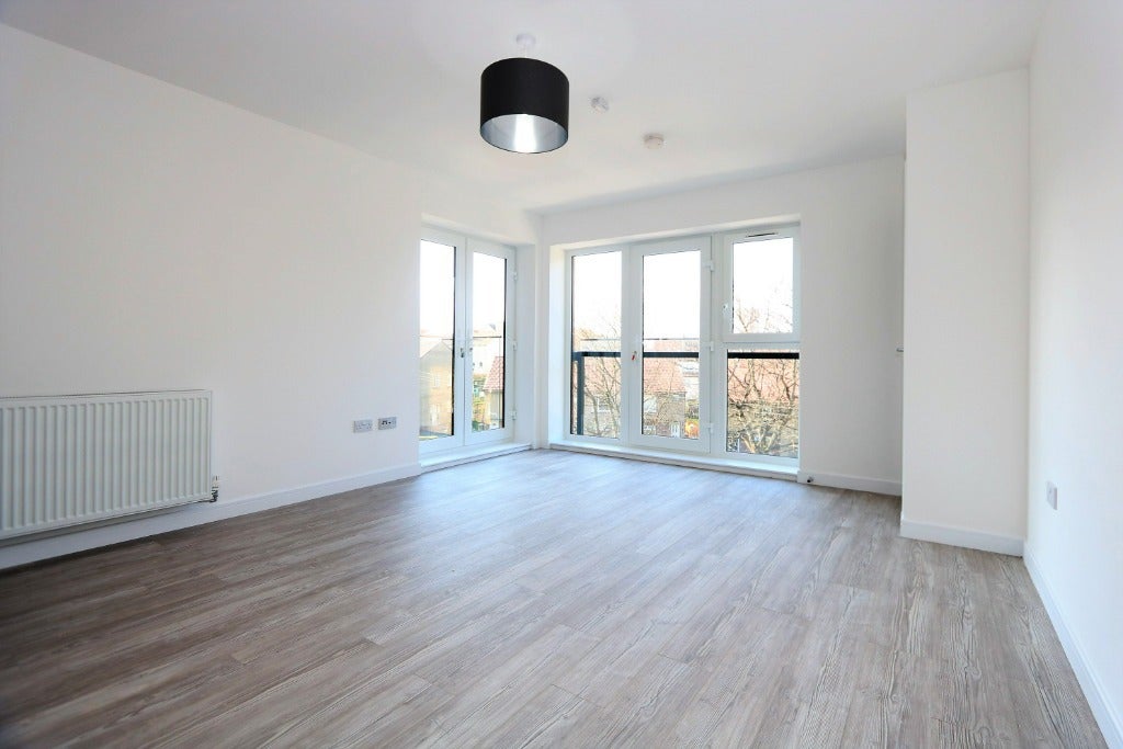 Flat Dorchester Avenue in Glasgow