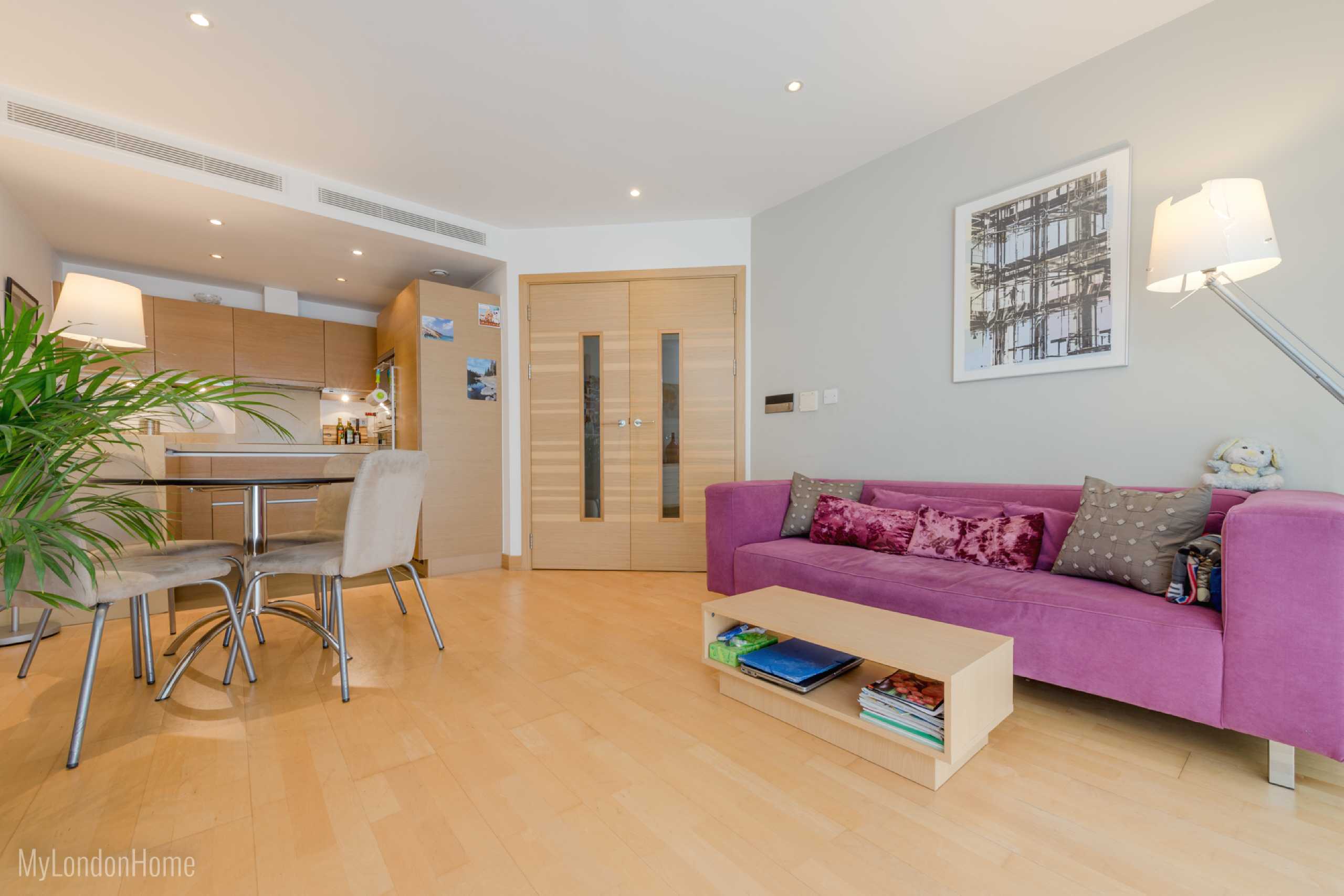Flat Queenstown Road in Greater London