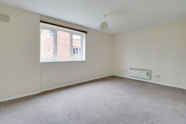 Flat Sandown Drive in Hereford